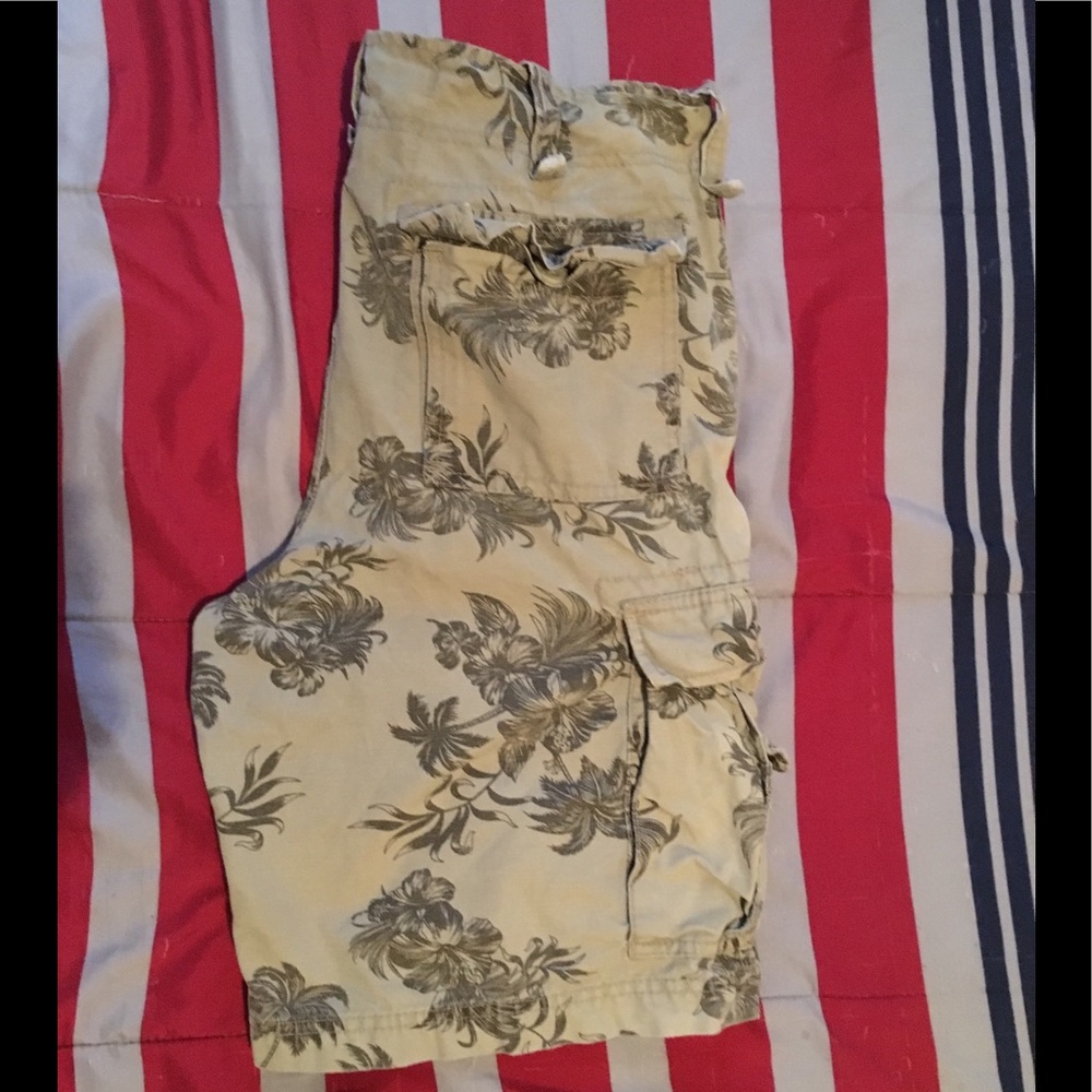 WONDERWALL BROKEN-IN CARGO SHORTS
